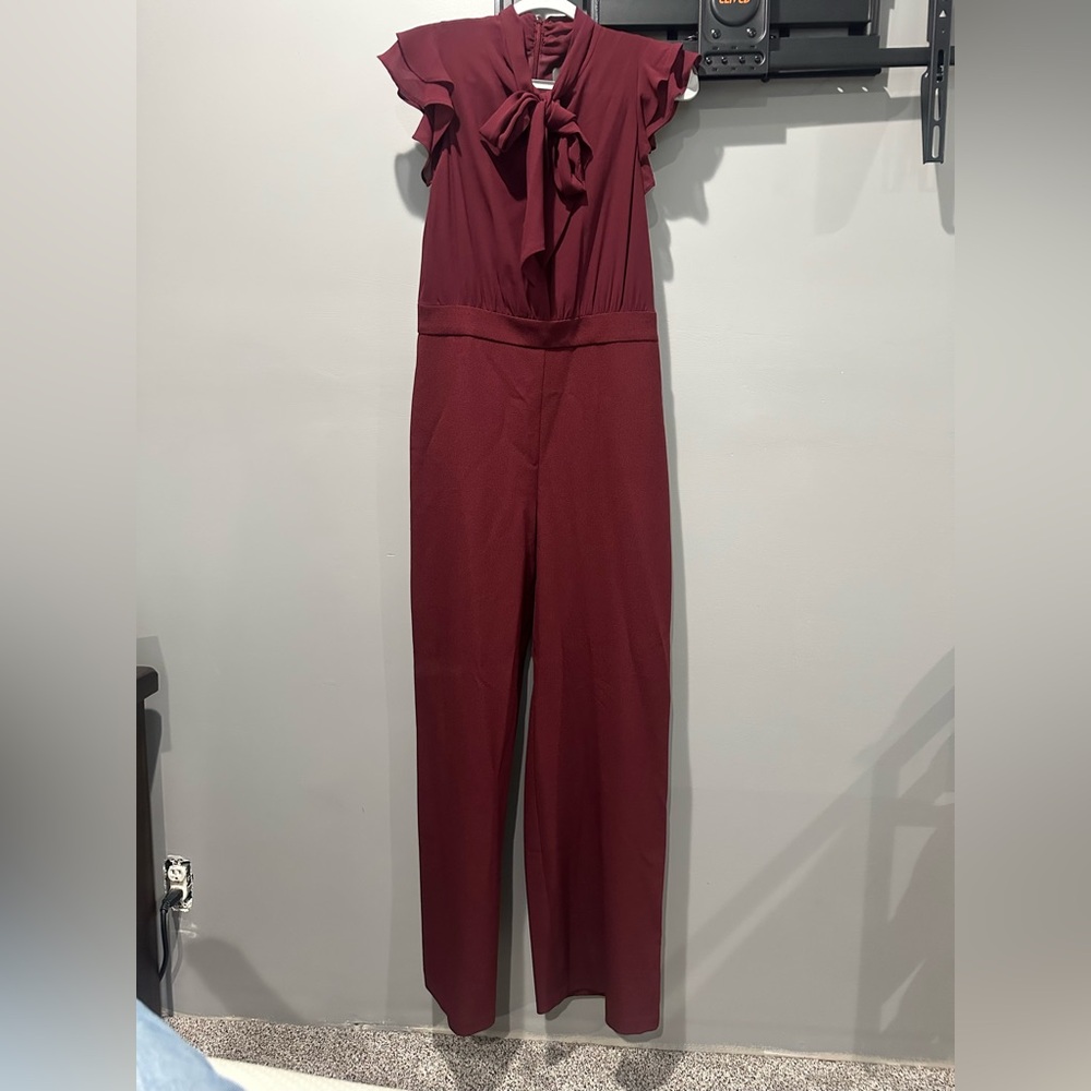 Vince Camuto Burgundy Ruffle Cap-Sleeve Tie-Neck Jumpsuit